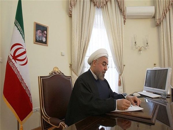 ارسال مدارک متعدد درباره جعلی بودن رساله دکتری "روحانی" به مجلس